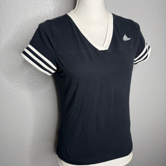 Adidas Medium  V-Neck short sleeve top black & white -cp - Picture 3 of 6
